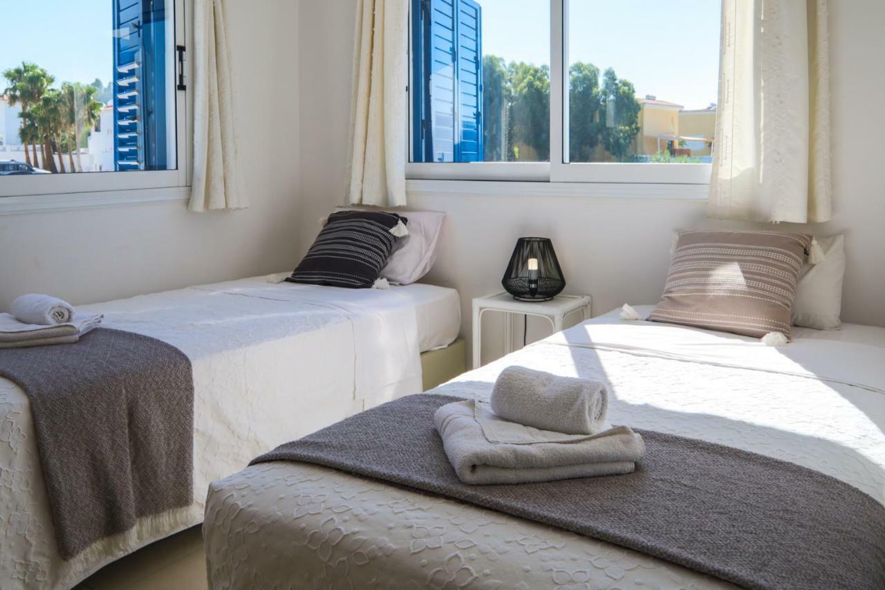 Phaedrus Living: Seaside Luxury Villa Anafi Паралимни Екстериор снимка