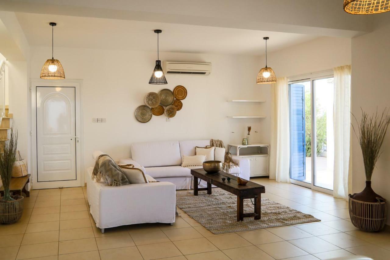 Phaedrus Living: Seaside Luxury Villa Anafi Паралимни Екстериор снимка
