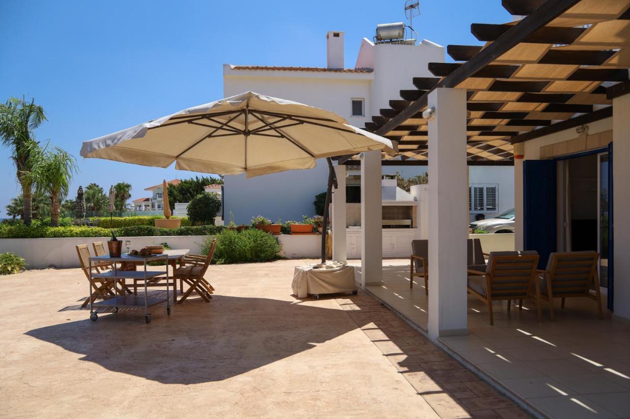 Phaedrus Living: Seaside Luxury Villa Anafi Паралимни Екстериор снимка
